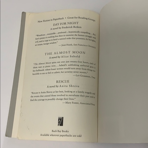 National Bestseller. Room. Emma Donoghue - Picture 8 of 10